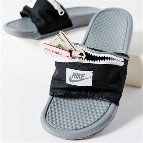 Nike Sandals Tanjun Black With Strap Straps On The Back Toddler 6 ...