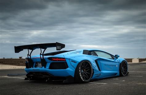 Liberty Walk Lamborghini Aventador