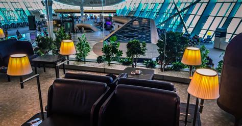 7 Ways to Score Airport Lounge Access | SmarterTravel