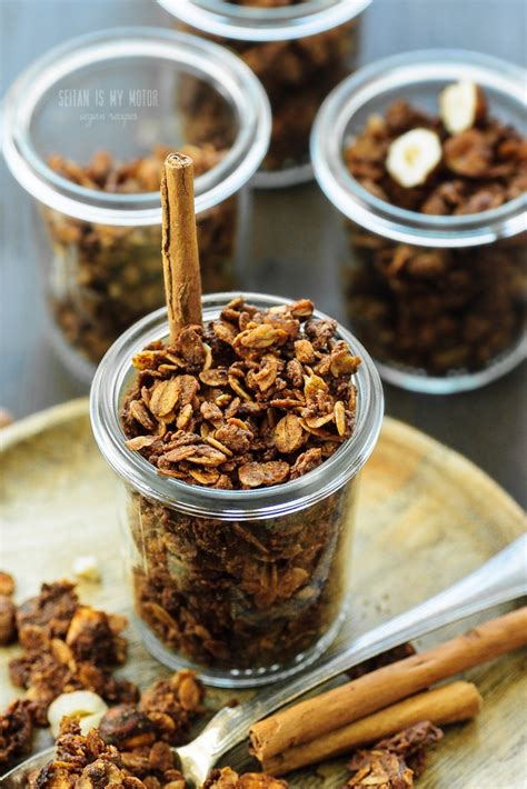 Lebkuchen Chocolate Granola | seitan is my motor