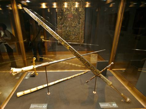 The ceremonial sword of Holy Roman Emperor Maximilian I - 15th Century [3452×2589] : r/ArtefactPorn