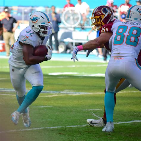 Miami Dolphins running backs show promise in defeat