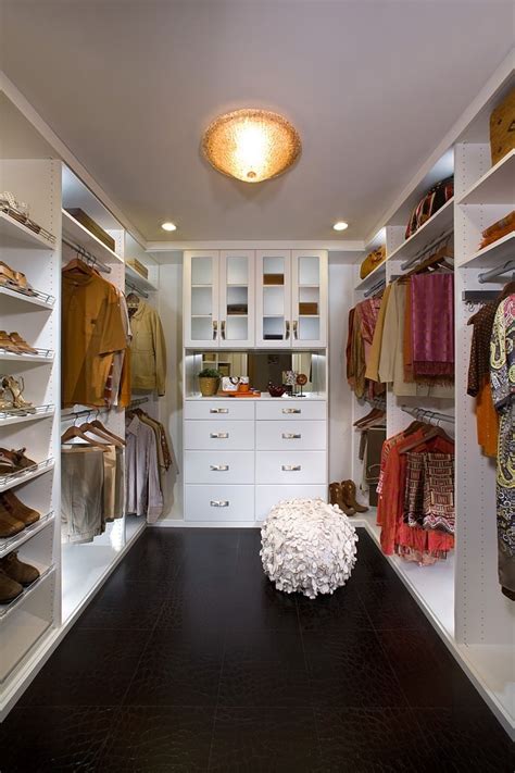 Walk In Closet Designs For A Master Bedroom