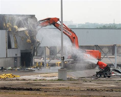 Ford plant demolition begins in St. Paul | MPR News