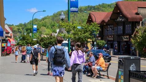 Top 7 Downtown Gatlinburg Shops to Visit