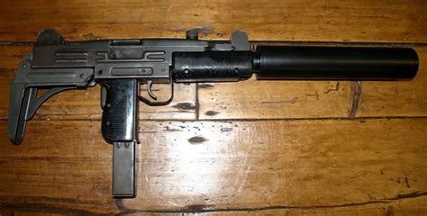 Uzi 9 mm with very rare Silencer