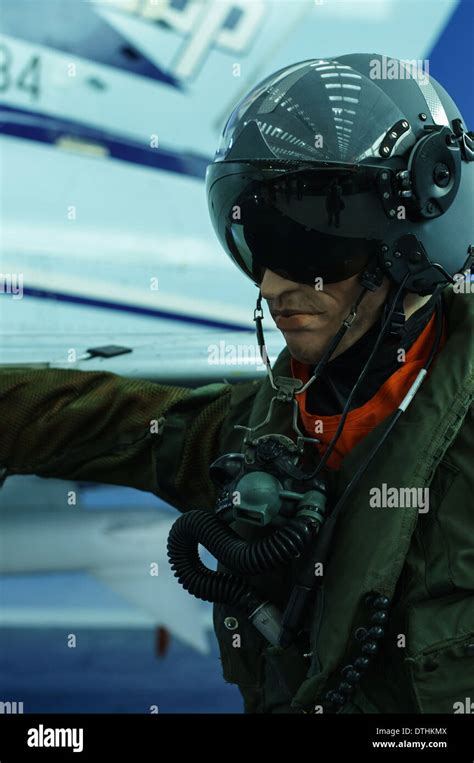 Fighter pilot hi-res stock photography and images - Alamy