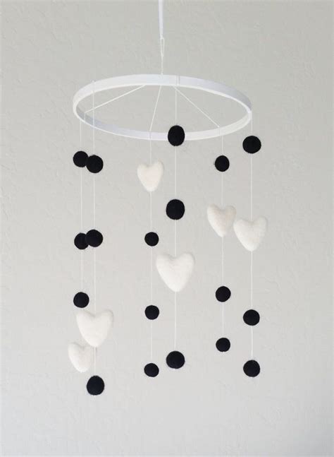 Baby Mobile : Dreamy in Classic Black and White - Etsy | Diy baby stuff, Baby mobile, Baby toys diy