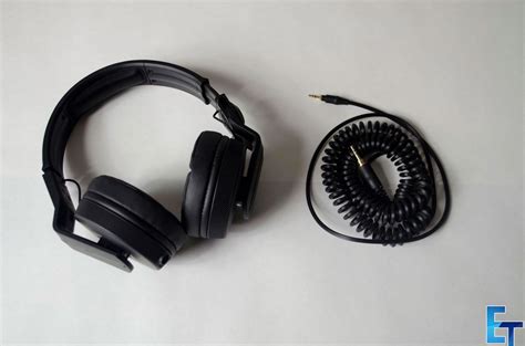 Pioneer-HDJ-700-Headphones-Review - EnosTech.com