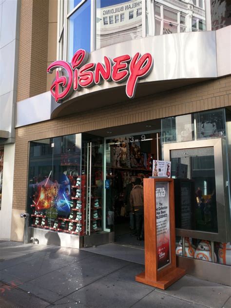 Disney bought Star Wars, so the Disney Store is now extra … | Flickr