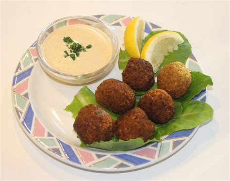 Recipe: Falafel with Tahini Sauce - iEatGreen - iEatGreen - Healthy, Green, Organic Food