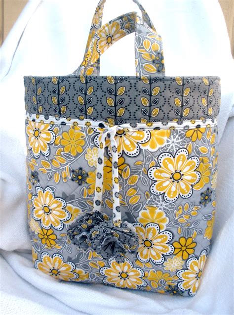 1st sewing project. Tote from Joann.com... free tutorial | Tote bag pattern, Quilted tote bags ...