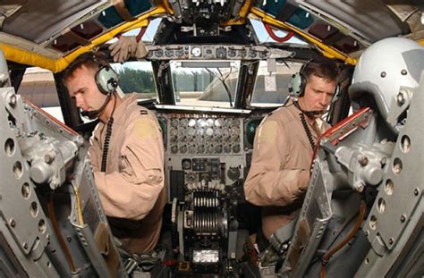 STUNNING! Inside the B-52 Stratofortress in 52 high-res images | B 52 stratofortress, The b 52's ...