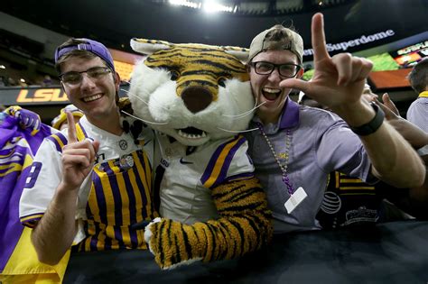 LSU Football: Joe Brady thanks LSU Tigers fans