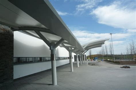 PVC hospital entrance and walkway - Architen Landrell