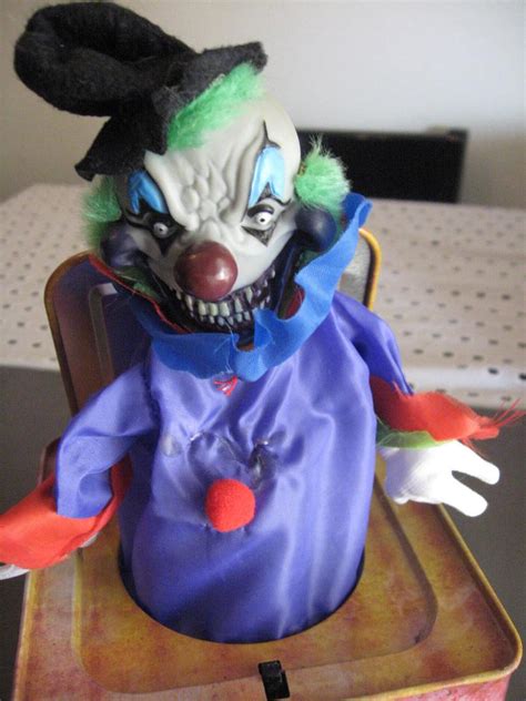 ATICO Jack-In-The-Box Creepy Scary Clown Lights up -Talks Halloween ...