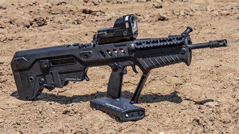 Israeli Military Classic: IWI IDF Tavor SAR :: Guns.com