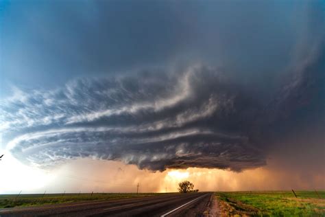 Scuds, Gustnadoes, and Other Scary Clouds That Look Like Tornadoes ...