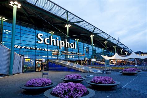 Amsterdam Schiphol airport trials Disneyland-inspired time slots to reduce queuing times | The ...