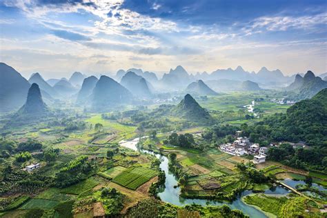 Village de Cuiping dans le comté de Yangshuo, Chine Le comté de ...