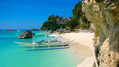 Top 10 Boracay Island Hotels: Cheap Hotel Deals C$115