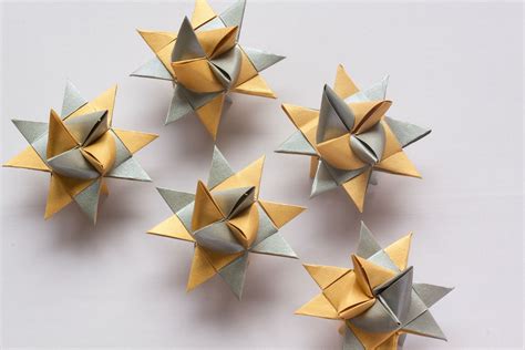 Origami Art of Paper Folding by stux (November 2013) CC0 https://pixabay.com/en/origami-art-of ...