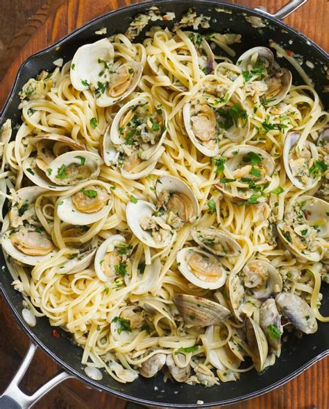 Quick & Easy Linguine with Clam | Recept | Recepten, Eten, Italiaanse ...