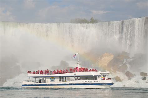 Besondere Erlebnisse vom Spezialisten SK Touristik | Bootsfahrt Niagara Falls