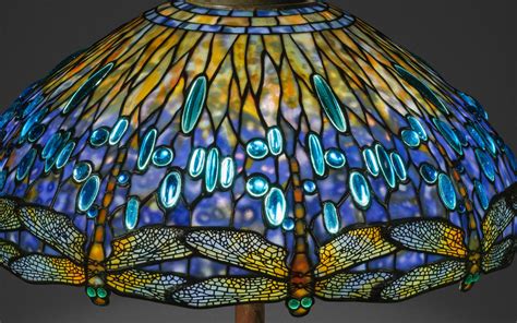 Secrets of the "Tiffany Girls" and The History Behind These Stunning Glass Lamps - Galerie