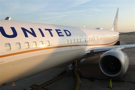 Review: United 737 MAX 9 Economy Plus From Houston to Orlando - The Points Guy