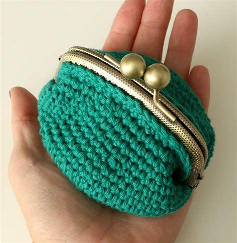 How to Crochet a Coin Purse - Melanie Ham