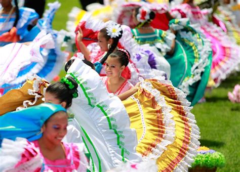 El Salvador's Independence Day | Traditional dance, El salvador culture ...