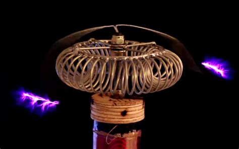 The Accidental Electrician demonstrates Singing Tesla Coils… - Byte ...