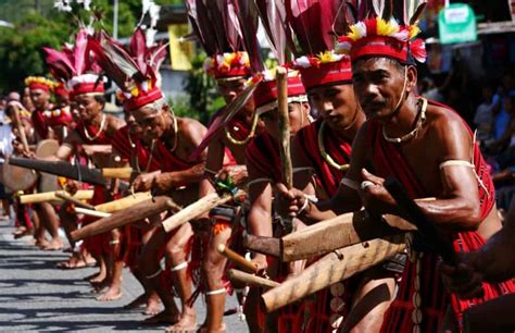 10 Bizarre Funeral Customs From Around The World