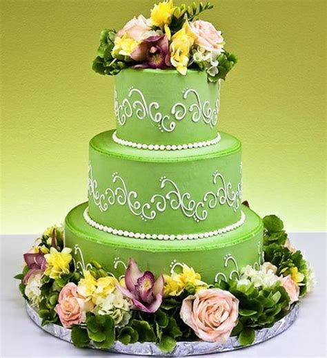 Fabulous Ideas for Cake Decoration with Edible Flowers