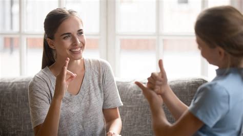 Top-tips to start using Makaton signing in your classroom | Mable Therapy