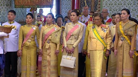 Thailand's newly married King crowned in lavish coronation | Metro News