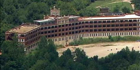 HAUNTED HISTORY - Waverly Hills Sanatorium