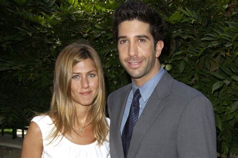 'Friends' Fans Hope Jennifer Aniston, David Schwimmer Romance Rumors ...