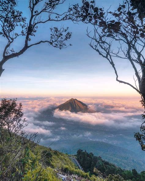 Gunung Telomoyo, Gapai Puncaknya dengan Kendaraan Bermotor! Gini Caranya