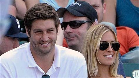 Jay Cutler - left alone with kids - texts wife Kristin Cavallari for help - ABC7 Los Angeles