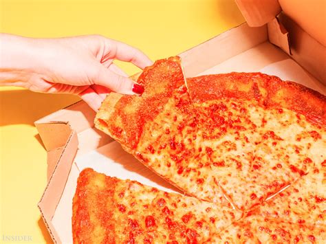 Pizza Hut's grilled cheese pizza taste test - Business Insider