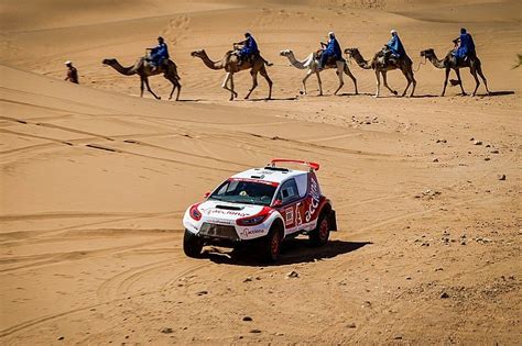 A Helicopter rips roof of Russian team's truck | Leaders