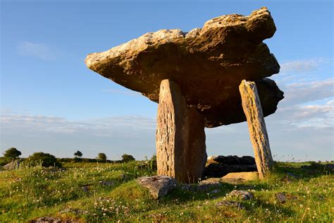 Poulnabrone Dolmen (3) | Burren | Pictures | Ireland in Global-Geography