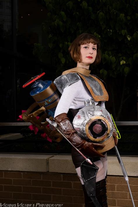 NYCC Cosplay Preview: Cassidy Wells Cosplays League of Legends, Disney Favorites | The Geek ...