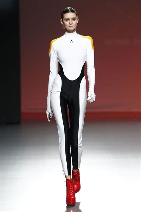 fashion - women's on Pinterest | Future Fashion, Gareth Pugh and ... | Space fashion, Futuristic ...