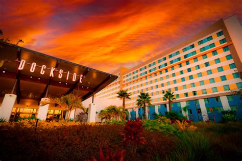 Universal's Endless Summer Resort – Dockside Inn and Suites: Distance ...