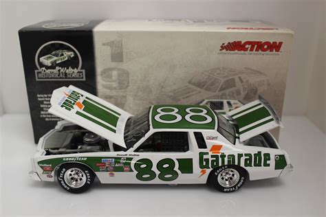 Darrell Waltrip Autographed 2003 #88 Gatorade 1:24 Nascar Diecast