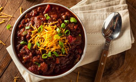 Paula Deen: Hearty Ground Beef Chili Recipe - Serves 20