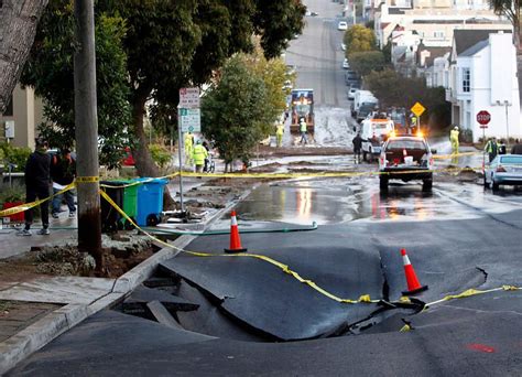 San Francisco: Water main break floods neighborhood – The Mercury News